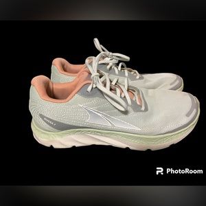Altra Riviera 8.5